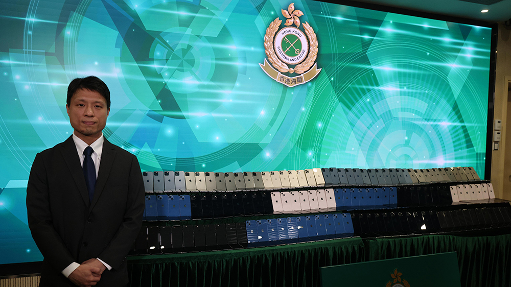 海關偵破出口冒牌iphone手機 檢640萬元手機拘兩人