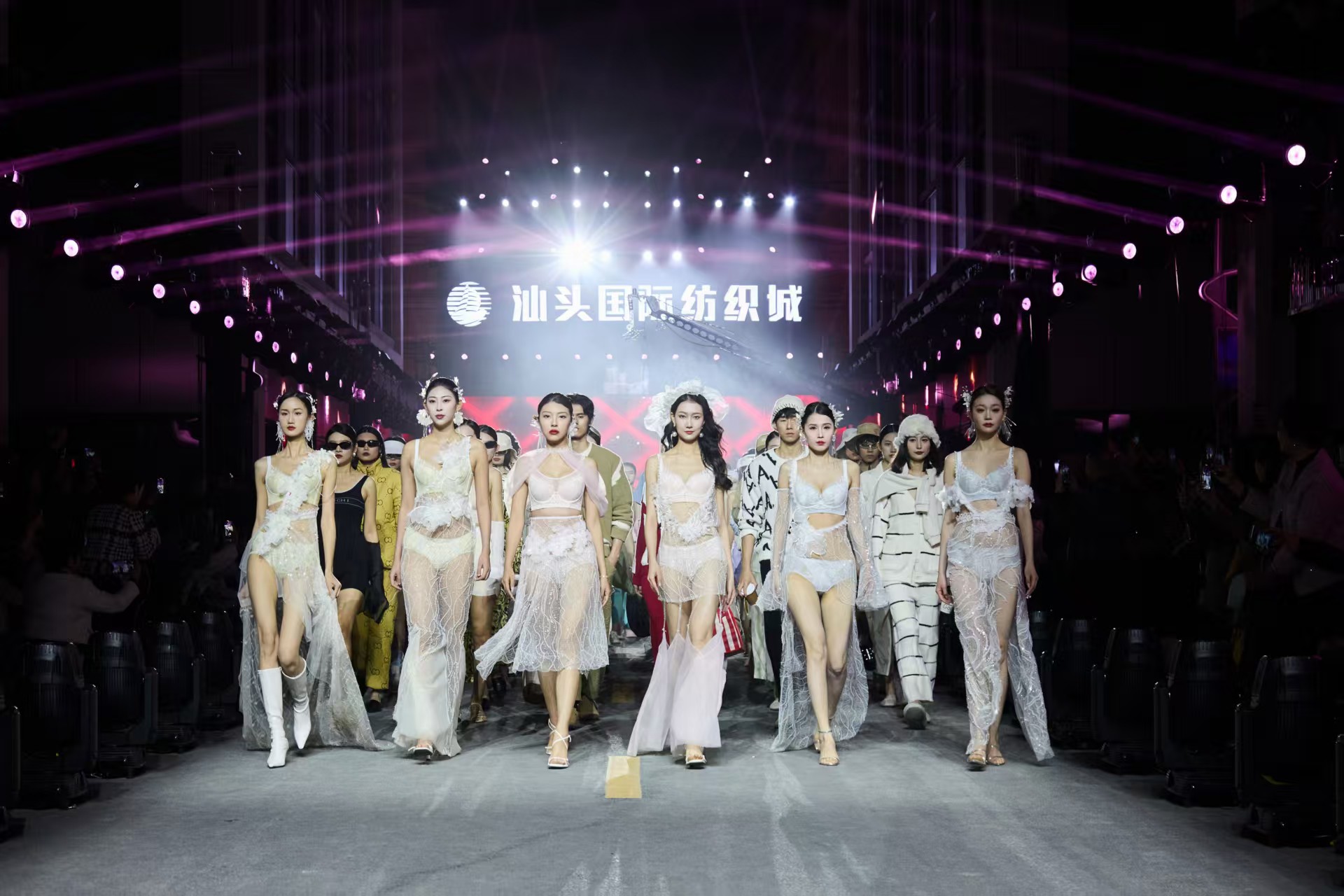 世界紡織服裝看汕頭丨小鎮展現國際貼身服飾時裝周 引領鄉村新浪潮