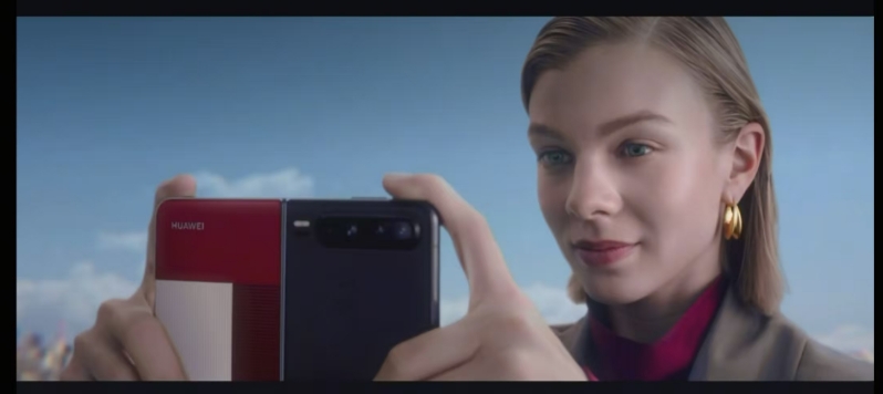 華為發布首款闊摺疊Pura X 售價7499元起