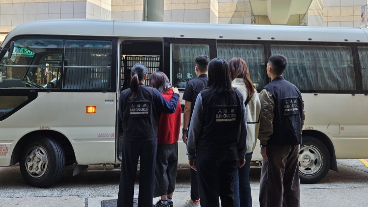 代辦申請駕駛執照 違反逗留條件 內地旅客判囚54日