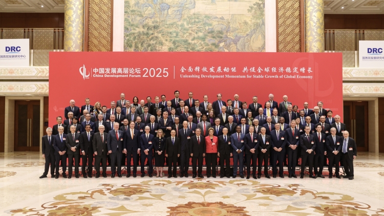 李強會見美國聯邦參議員戴安斯一行