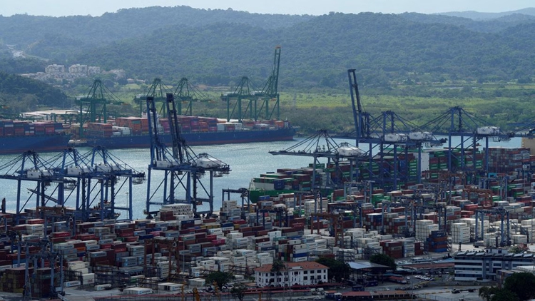 《南華早報》：長和疑請「槍」辯護 稱出售港口乃商業決定