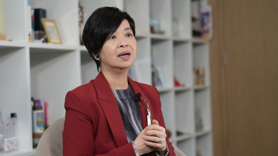 何永賢：約2千間簡樸房面向四面圍封天井 須做好清潔