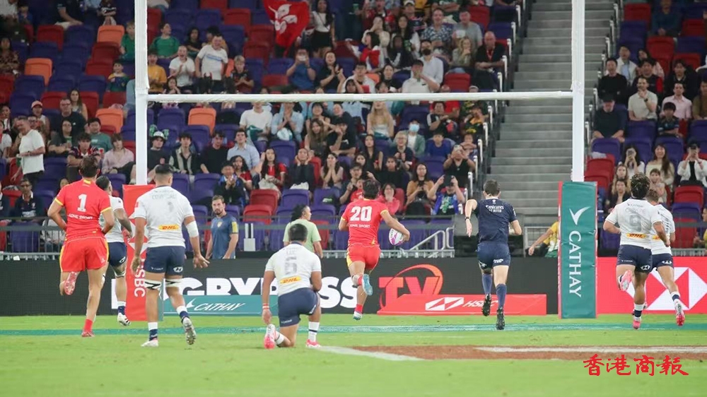 有片｜香港七欖首日逾3.3萬人進場 港男女隊銀劍賽旗開得勝