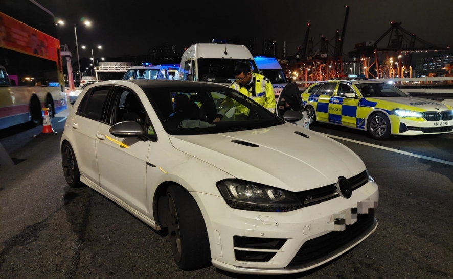 警方新界南打擊醉駕 拘12名男子扣兩輛車