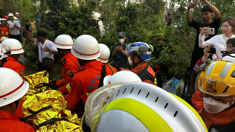 鄧炳強感謝國家及特區救援隊救出生還者 指既開心感動又驕傲