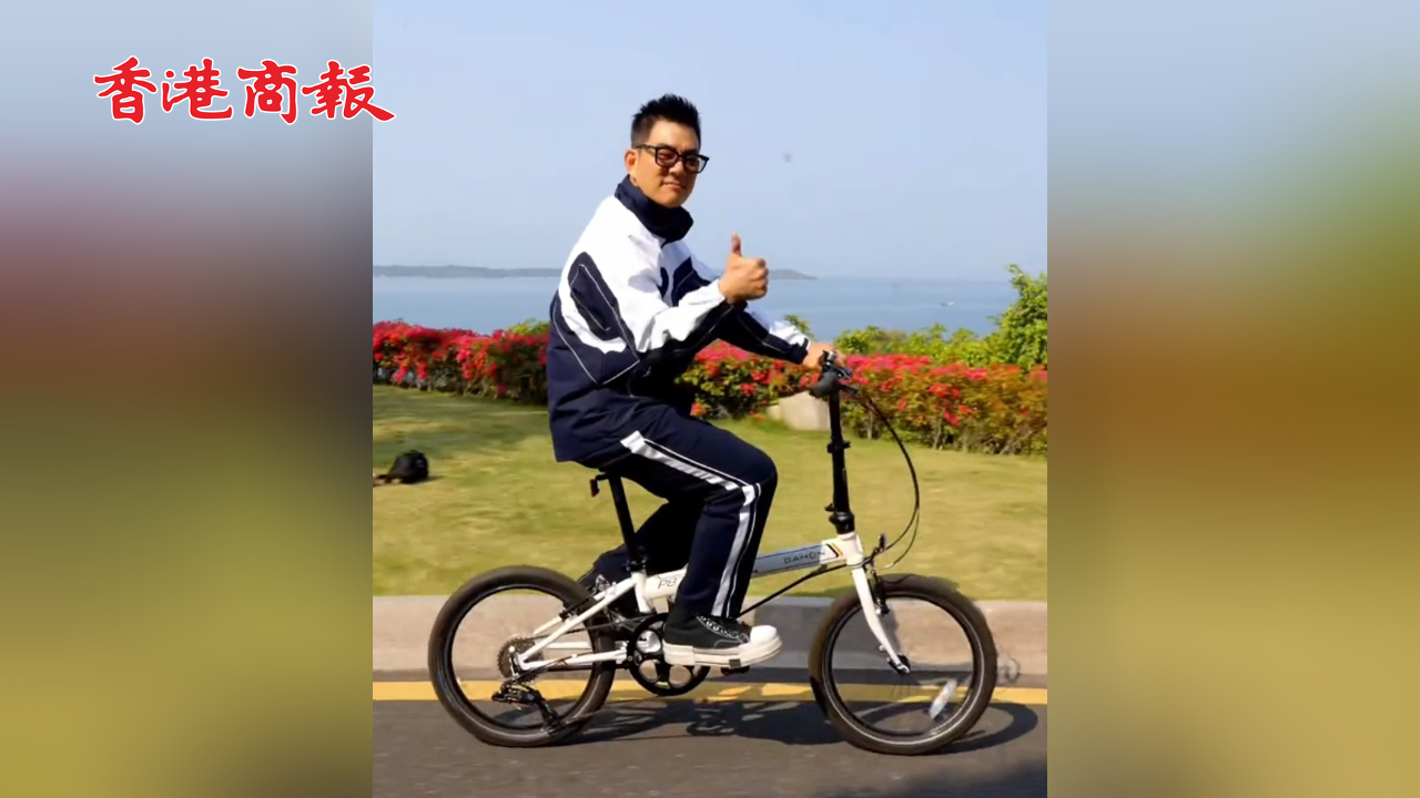 有片丨59歲任賢齊穿深圳校服出街 網友：任學長好帥