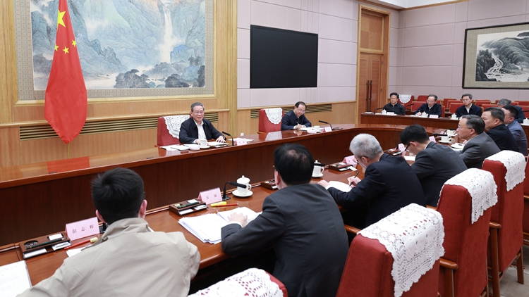 李強主持召開經濟形勢專家和企業家座談會