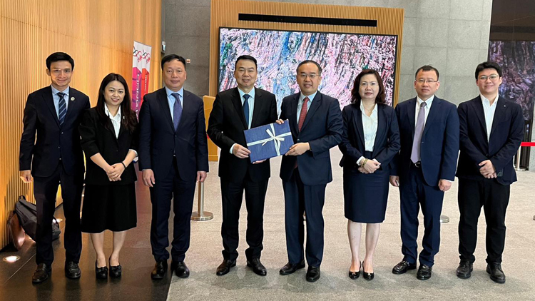 許正宇冀港加深與越南及日本金融合作