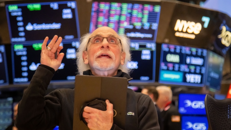 美股重拾跌勢 道指早段下挫逾1000點 特斯拉大跌近7%