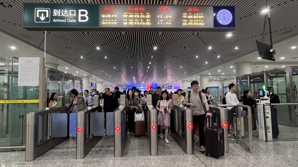 香港公眾假期深圳鐵路加開列車助力出行