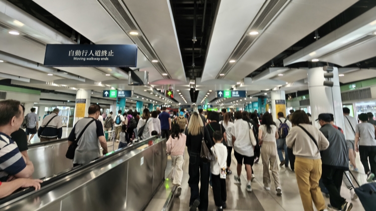 復活節假期︱截至晚上9時112萬多人次出入境 最多人經羅湖口岸出境