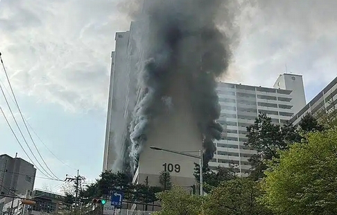 韓國首爾公寓樓火災已致1死11傷 警方搜捕縱火嫌疑人
