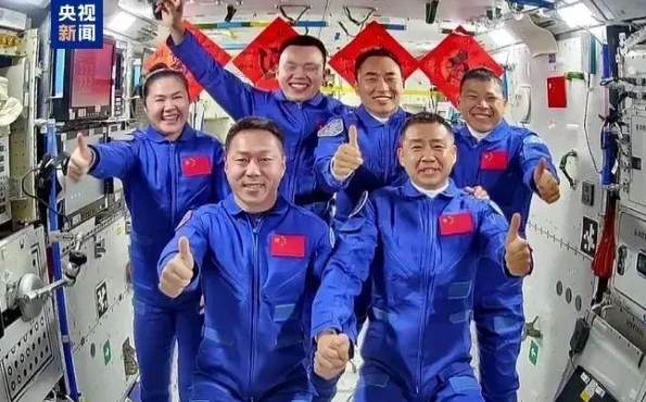 第六次「太空會師」 神舟二十號航天員順利進駐空間站