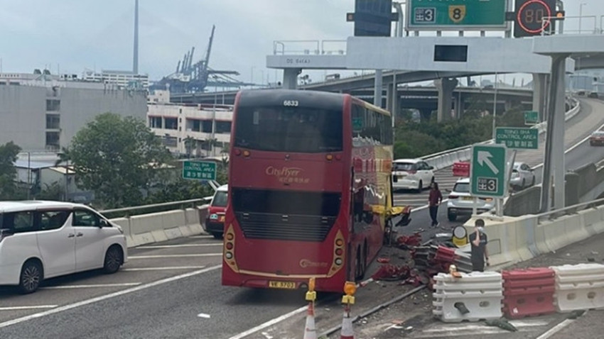 城巴機場巴士西九龍公路失控撞壆 20多人受傷