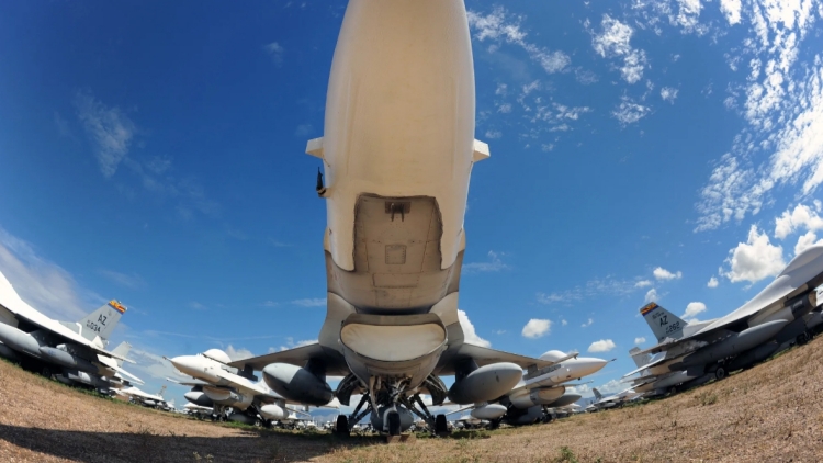 美軍：正從「飛機墳場」調撥退役F-16援烏