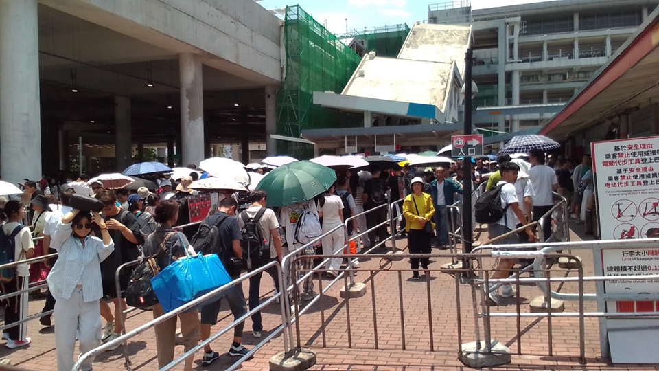 九巴：各陸路口岸上午出現內地旅客入境高峰 晚上加強接駁市區路線服務