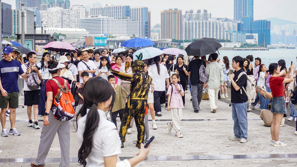 黃金周訪港旅客按年升27% 羅淑佩：當局推廣見效