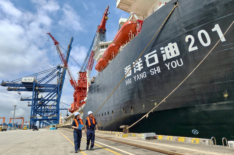 「深海重器」珠海啟航！拱北海關全力支持「一帶一路」重點能源項目建設