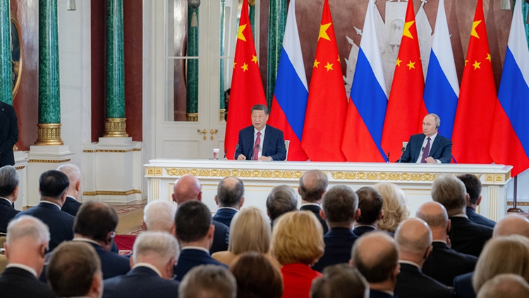 習近平同俄羅斯總統普京共同會見記者