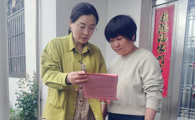 皖黟縣宏潭：養老保險政策宣傳「冒熱氣有溫度」