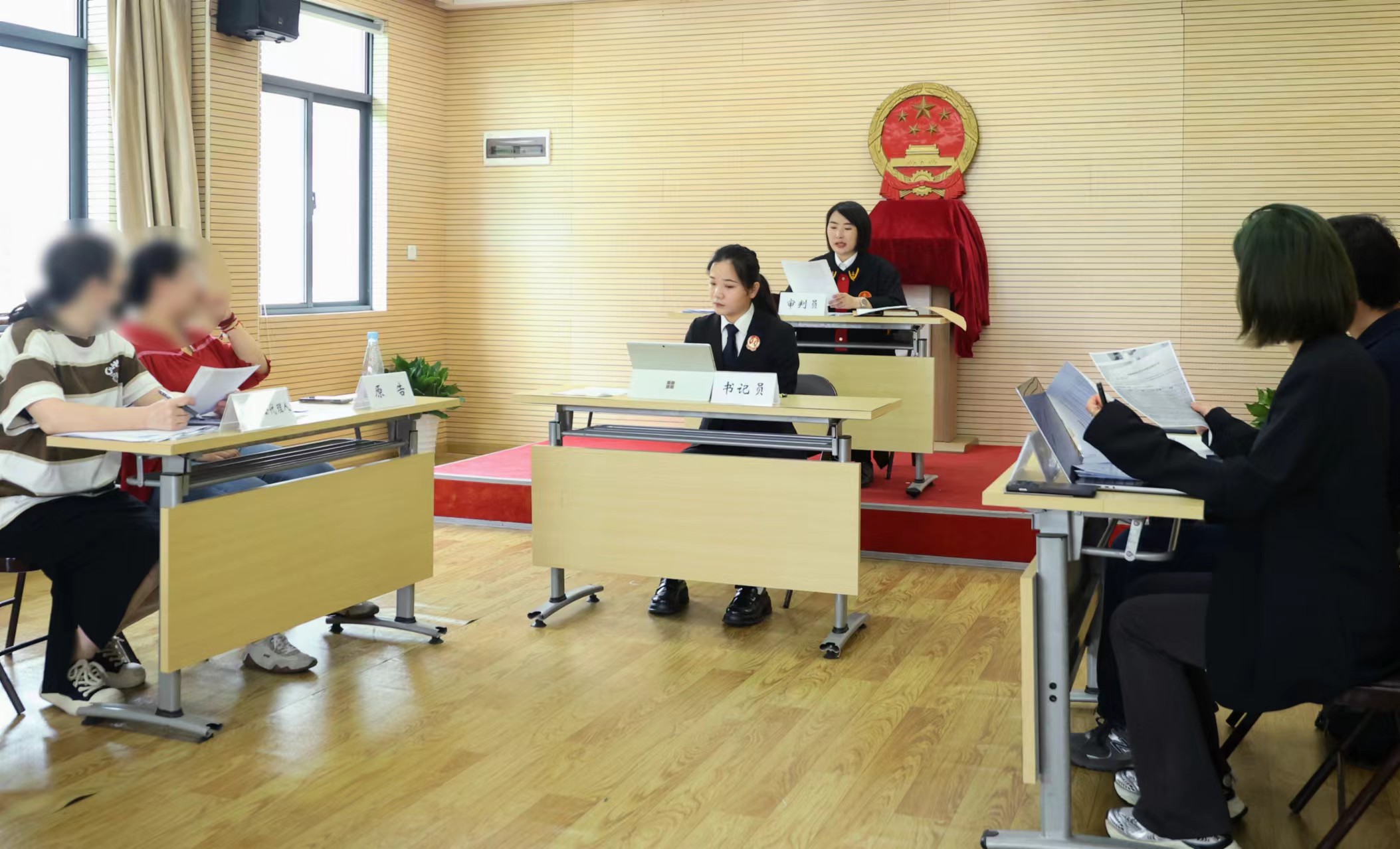 探不到孩子可拒付撫養費嗎？普陀法院通報家事糾紛典型案例