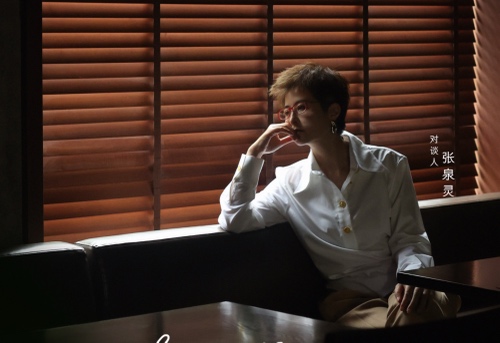 《背後》主創：有溫度的訪談與嘉賓照鏡子