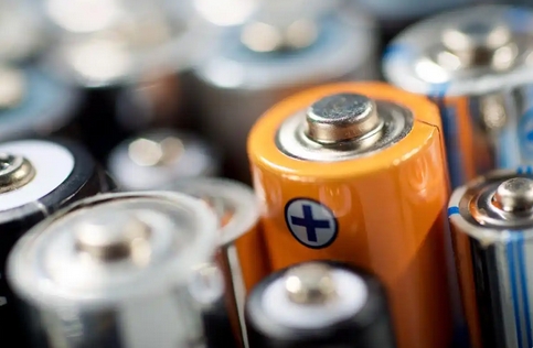 美國準備對中國電池材料下手