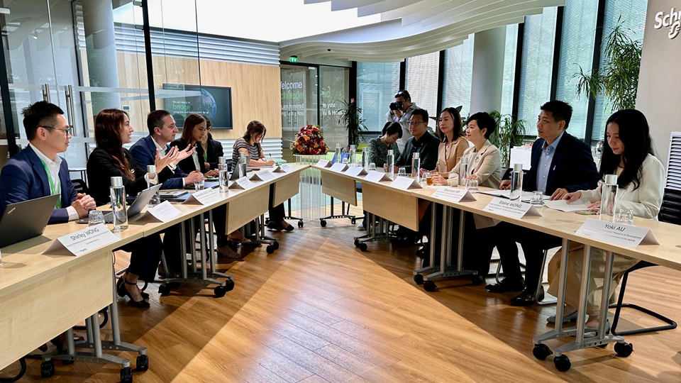 何永賢續訪巴黎 介紹香港房屋科技發展潛力與機遇