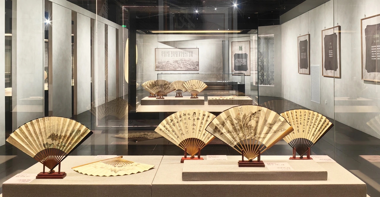 「清風」拂閩！山西太原晉祠56把「時空摺扇」在福州開展