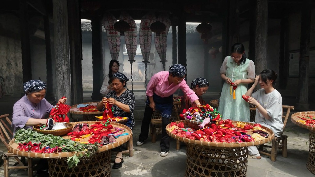 皖歙縣：清香多彩端午錦  一針一線繡安康