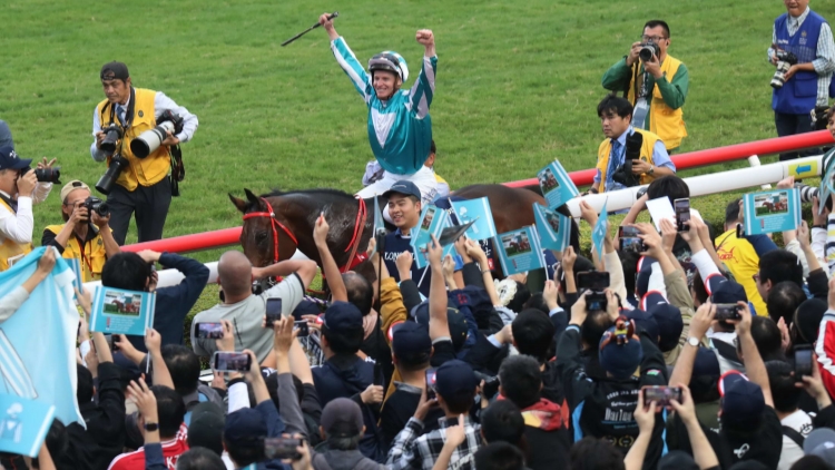 關節出現潛在變化 浪漫勇士周日榮歸儀式取消