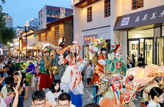 岳陽樓歷史文化保護利用示範片區開街