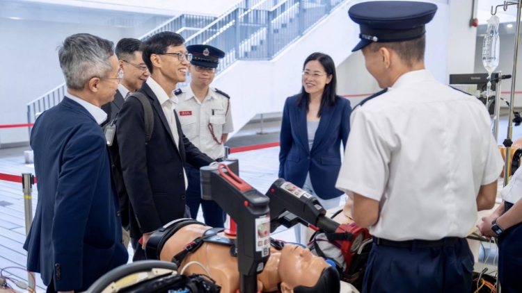 新加坡衛生部專家到訪消防及救護學院 交流急救技術