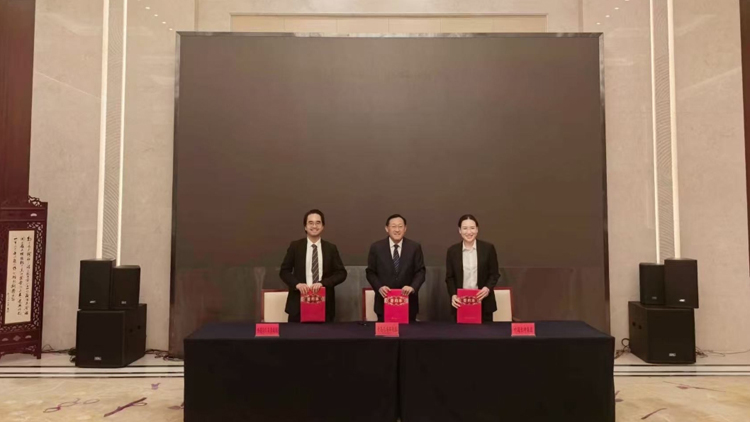 鄭志剛參與開發「一帶一路」重要港口碼頭項目