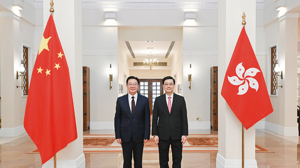 李家超與新任中聯辦主任周霽會面