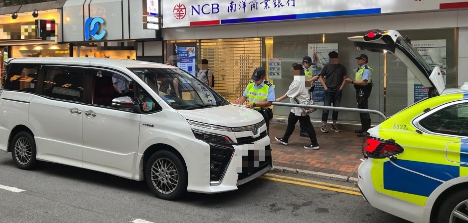 警方西九龍打擊白牌車 拘兩男涉非法載客取酬