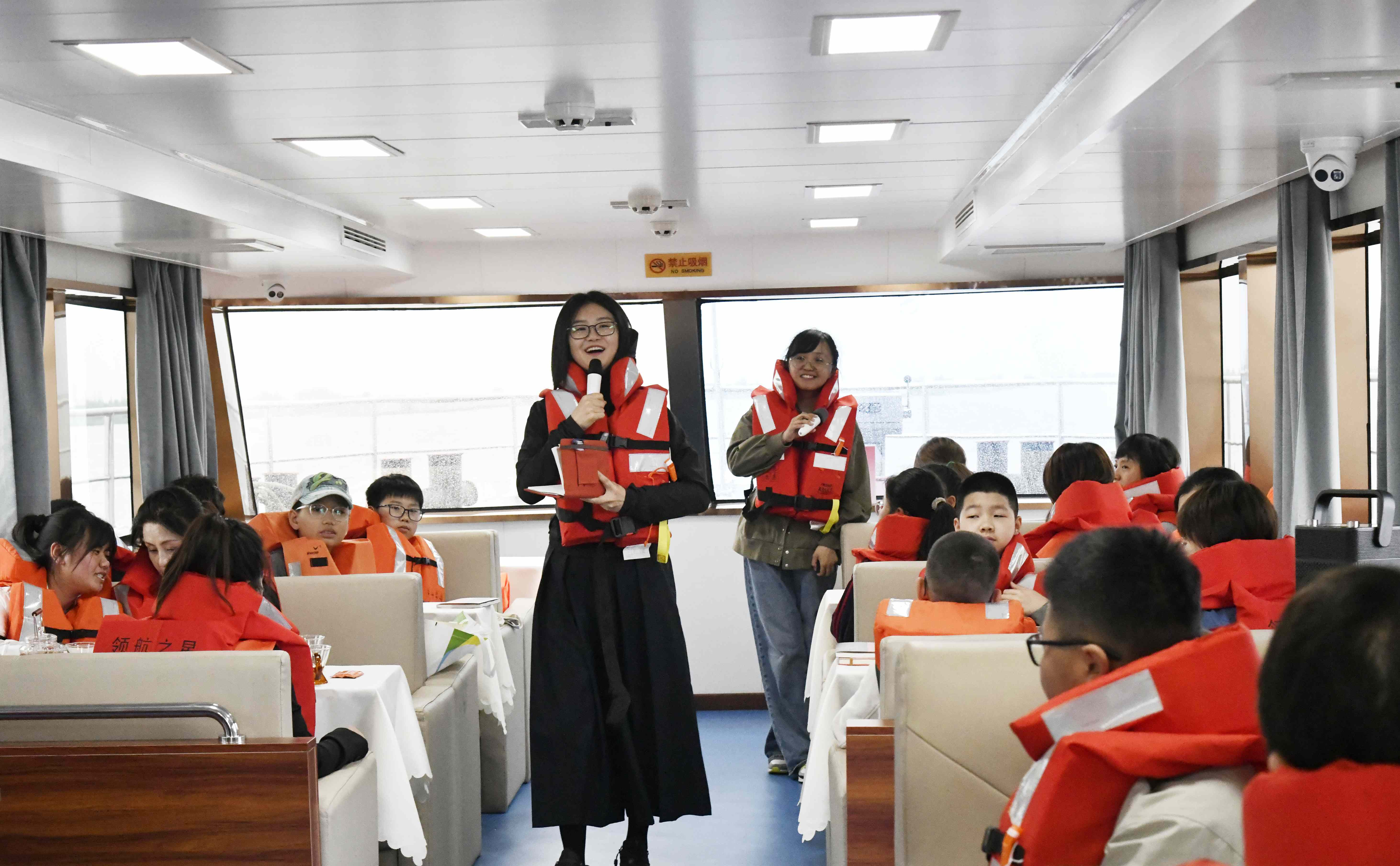 第三屆蕭紅文化周｜「文學船舫」主題閱讀沙龍啟幕 水上雅集共敘文學鄉情