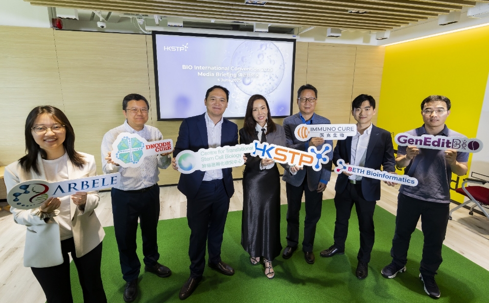 政治下的科創：香港科技產業成功「撿漏」？