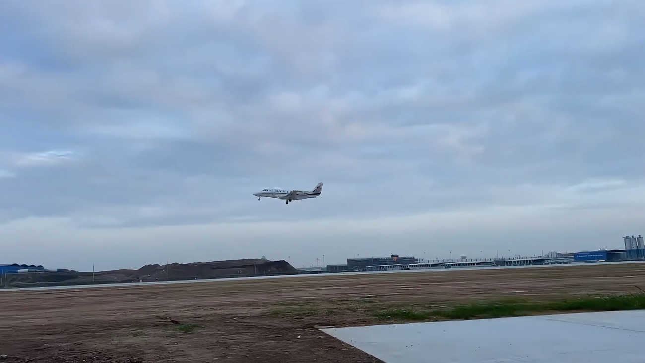 有片︱廣州白雲機場三期工程五跑開始校飛