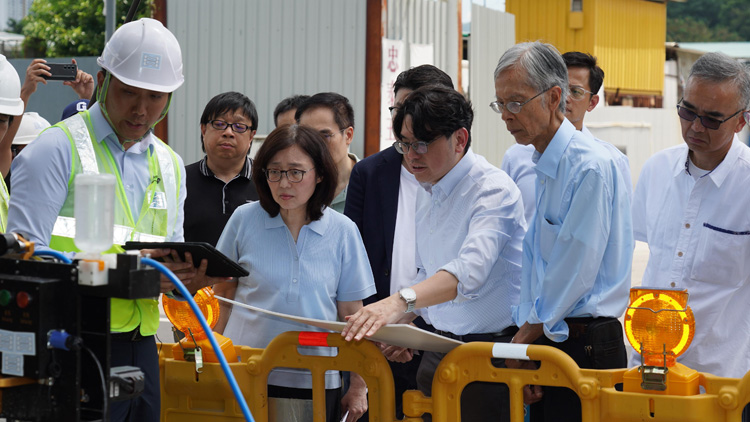 政府加緊處理皇后山邨及山麗苑食水事件 多個部門分別展開跟進及善後工作