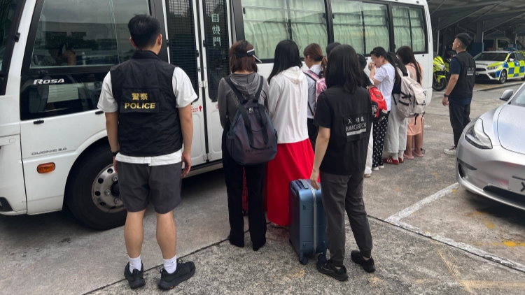 警方新界北區掃黃 拘捕13名女子