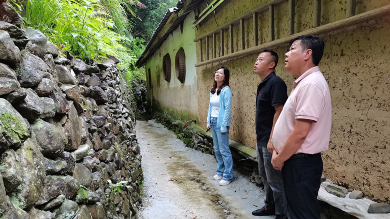 以「迅」應「汛」 皖黟縣宏潭全力築牢房屋安全屏障