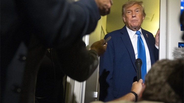 美國總統特朗普召集團隊討論以伊衝突 威脅伊朗「無條件投降」 