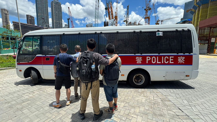 警方東九龍打擊黑工 拘捕19名男女