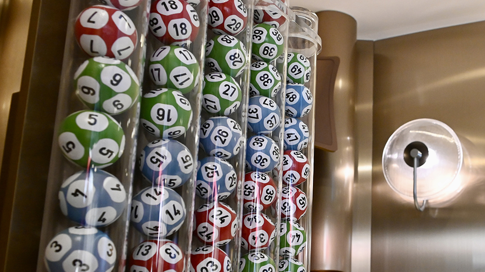 今晚第070期六合彩頭獎無人中