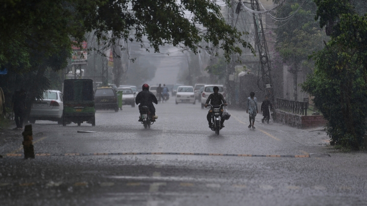 巴基斯坦安全部隊遭恐襲 致13死29傷 