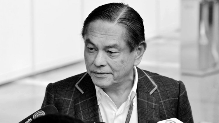 中央有關領導同志對何柱國逝世表示哀悼