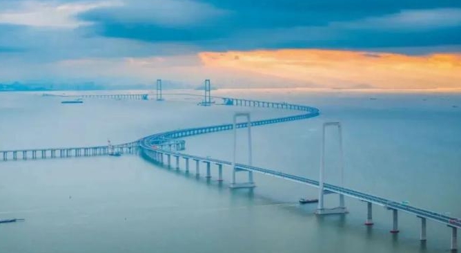 深中通道開通一周年 跨市公交客運量突破三百萬人次