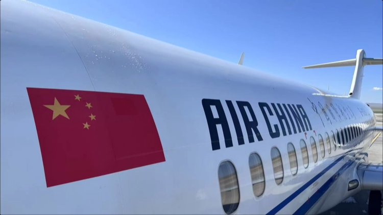 國產C909首次身披五星紅旗飛出國門